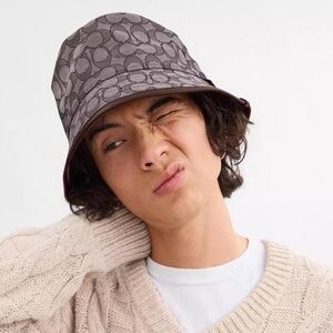 New Coach Signature Jacquard Bucket Hat Sandstone Brown Leather Trim